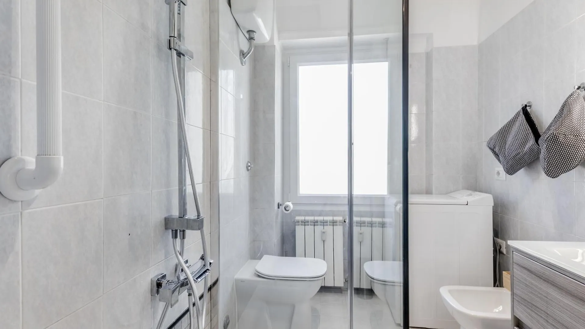 Garbatella Elegant Apartment Rome Italy